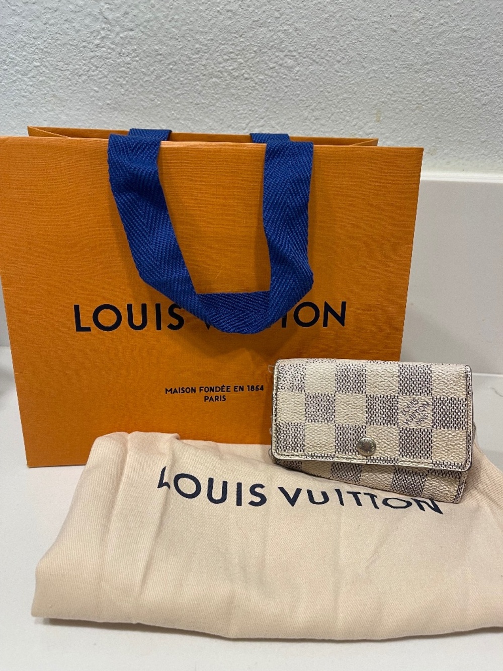 Louis Vuitton LV Damier Azur 6 Key Cles Holder